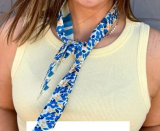 Foulard fantasia fiori blu e giallo
