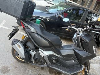 Keeway XDV 125 EVO PRO Negra y Dorada