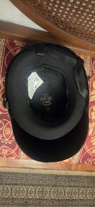 Casco y botas hípica