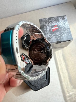 Reloj Casio G-Shock Metal Plateado y blanco
