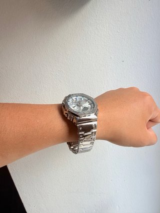 Reloj Casio G-Shock Metal Plateado y blanco