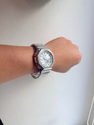 Reloj Casio G-Shock Metal Plateado y blanco