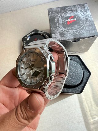 Reloj Casio G-Shock Metal Plateado y blanco