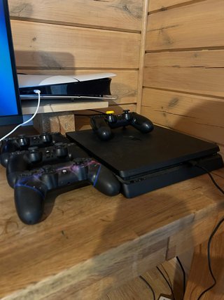 PS4 (PlayStation 4) + 4 Mandos + Fifa 24/25