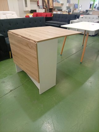 Mesa de comedor madera.
