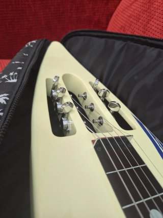 Guitarra Lap Steel Mahalo MLG-1
