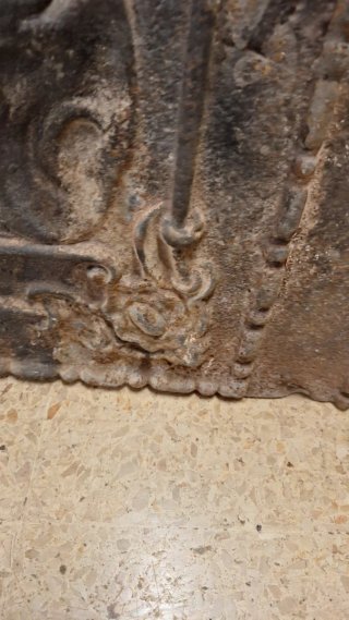 Chapa chimenea decorativa antigua
