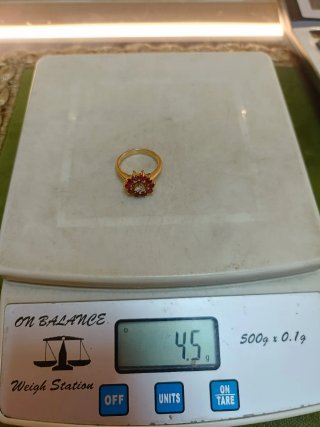 ESPECTACULAR ANILLO ELABORADO EN ORO 18K RUBÍES