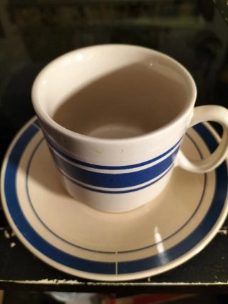 Juego 2 tazas de cerámica se regalan enchufes