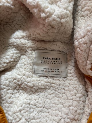 Abrigo Zara con capucha y pelo