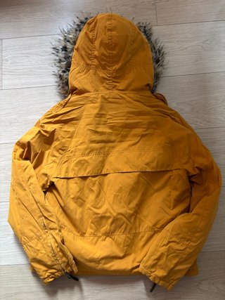 Abrigo Zara con capucha y pelo
