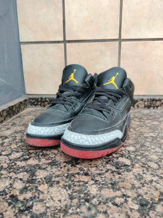 Jordan 3 Talla 46 Negras/Rojas