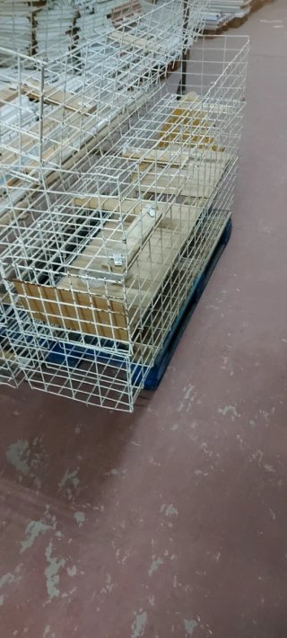 Cestas de exposición metálicas 15 euro cada una