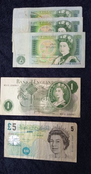 Inghilterra Lotto di 5 Banconote Sterline Inglesi.