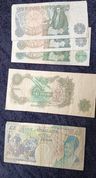 Inghilterra Lotto di 5 Banconote Sterline Inglesi.
