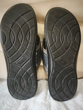 ​Chanclas de dedo R. Jota Ka - Talla 44