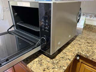Horno Panasonic Inverter NN-DS596M