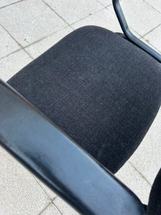 Silla de oficina con brazos de cuero