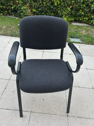 Silla de oficina con brazos de cuero