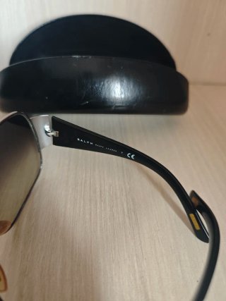 Gafas de sol Ralph Lauren negras y plateadas
