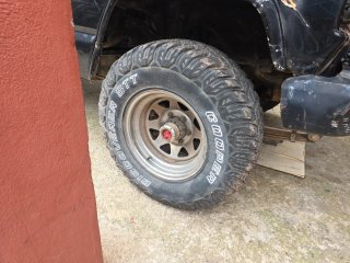 Llantas Nissan