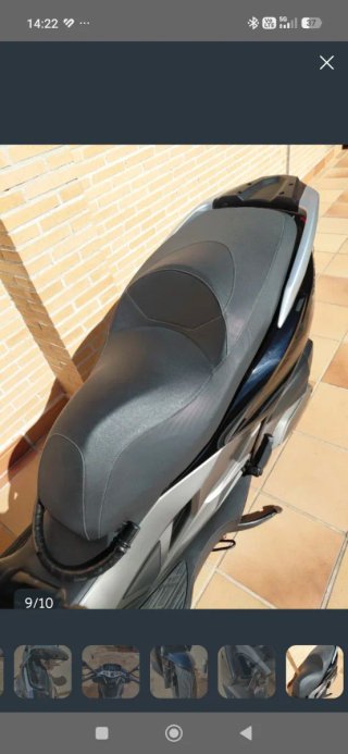 Kawasaki J300 Maxi Scooter Negra
