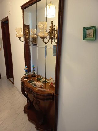 Mueble recibidor madera y espejo