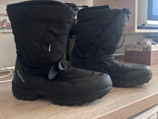 Botas de montaña Quechua negras