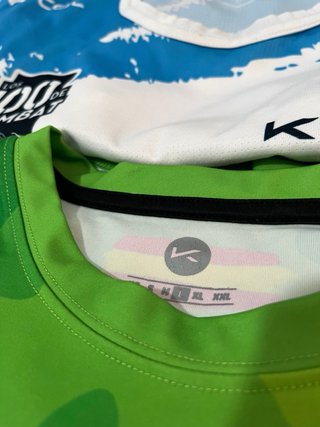 Pack 6 Camisetas Kombat Padel + 1 Sudadera
