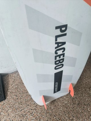 Tabla Kitesurf Roberto Ricci Designs más barra