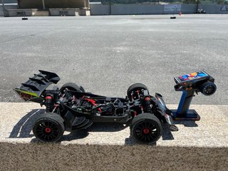 Arrma  Typhon Mega convertido a gt 3s