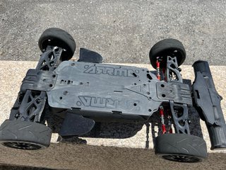 Arrma  Typhon Mega convertido a gt 3s