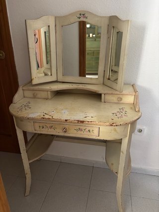 Tocador vintage 80/90 con flores