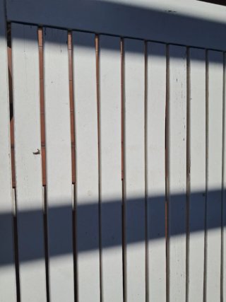 Mesa de terraza de madera blanca