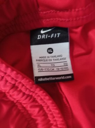 Pantalones cortos Nike rojos