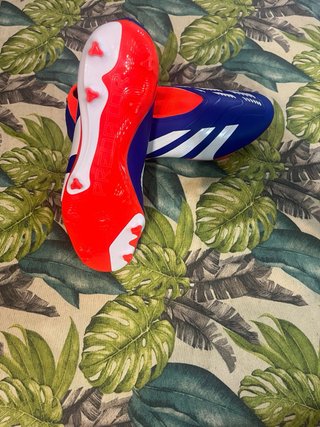 Scarpe da calcio Adidas Predator nuove, taglia 43 e 1/3