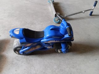 Moto infantil azul