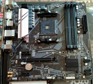 Gigabyte A520M DS3H Placa Base
