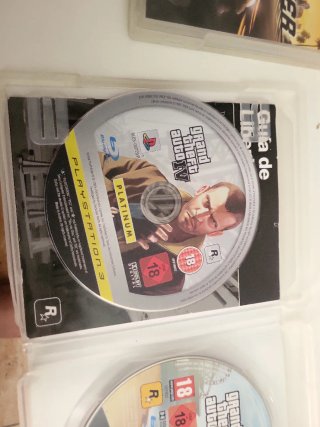 2 JUEGOS Grand Theft Auto IV Y V PS3 Platinum