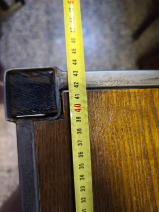 Cajonera de madera con forja y mimbre