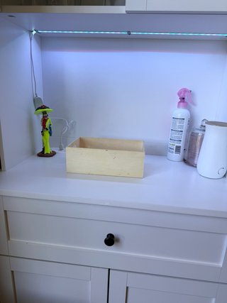 Alacena blanca de madera