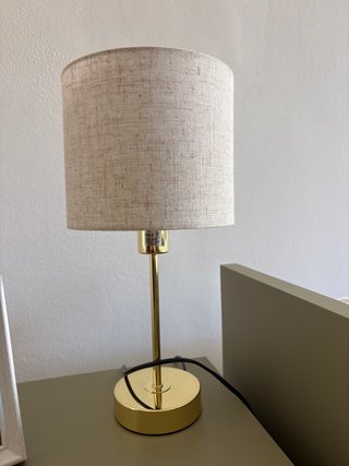 Lampada da tavolo beige e oro