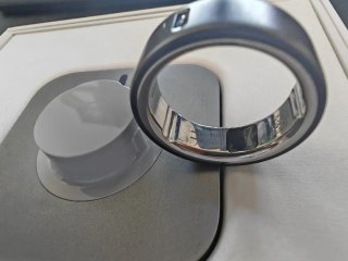 Oura Ring 4 - size 11 - Stealth