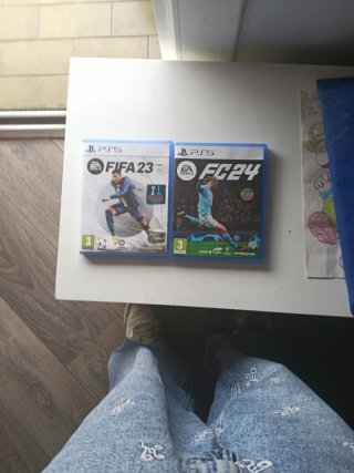FIFA 23 e FIFA 24 PS5