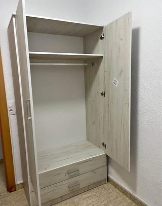 Armario nuevo madera y cajones