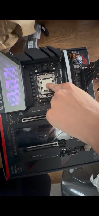 Nueva Placa Base ASUS ROG Crosshair X870E Hero