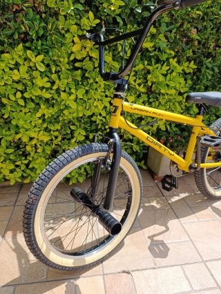 Bicicleta BMX Amarilla Dirty de 20 pulgadas