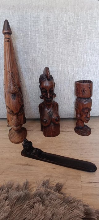 Tres Tallas de madera de Senegal 25 euros