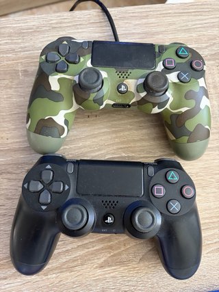 PS4 Slim Negra + 2 Mandos + Juegos