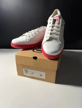 Zapatillas Rebeld de Piel Blancas con suela Roja